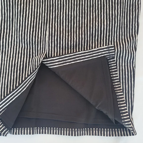 Vixen By Micheline Pitt Pencil Skirt in Black and White Stripes - Picture 7 of 8